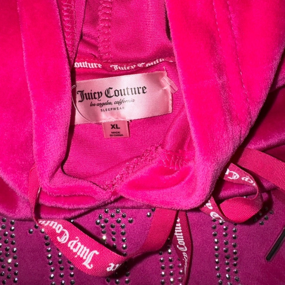 Juicy Couture Bedazzled Velour Sleepware Set - Picture 7 of 12